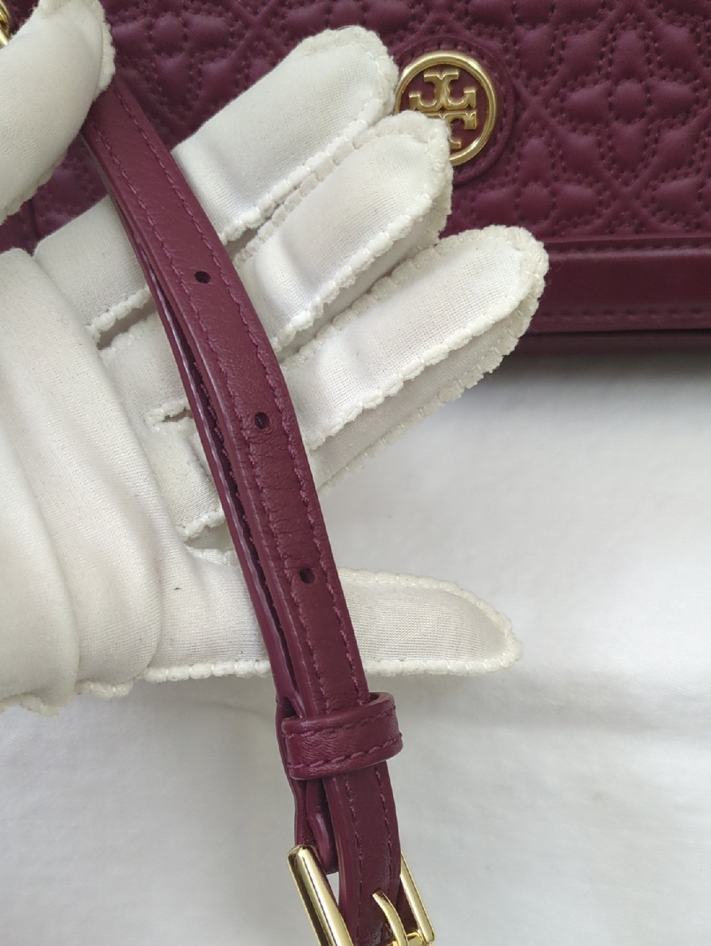  Tory Burch Bryant Quilted Leather Crossbody  - Picture 15 of 17
